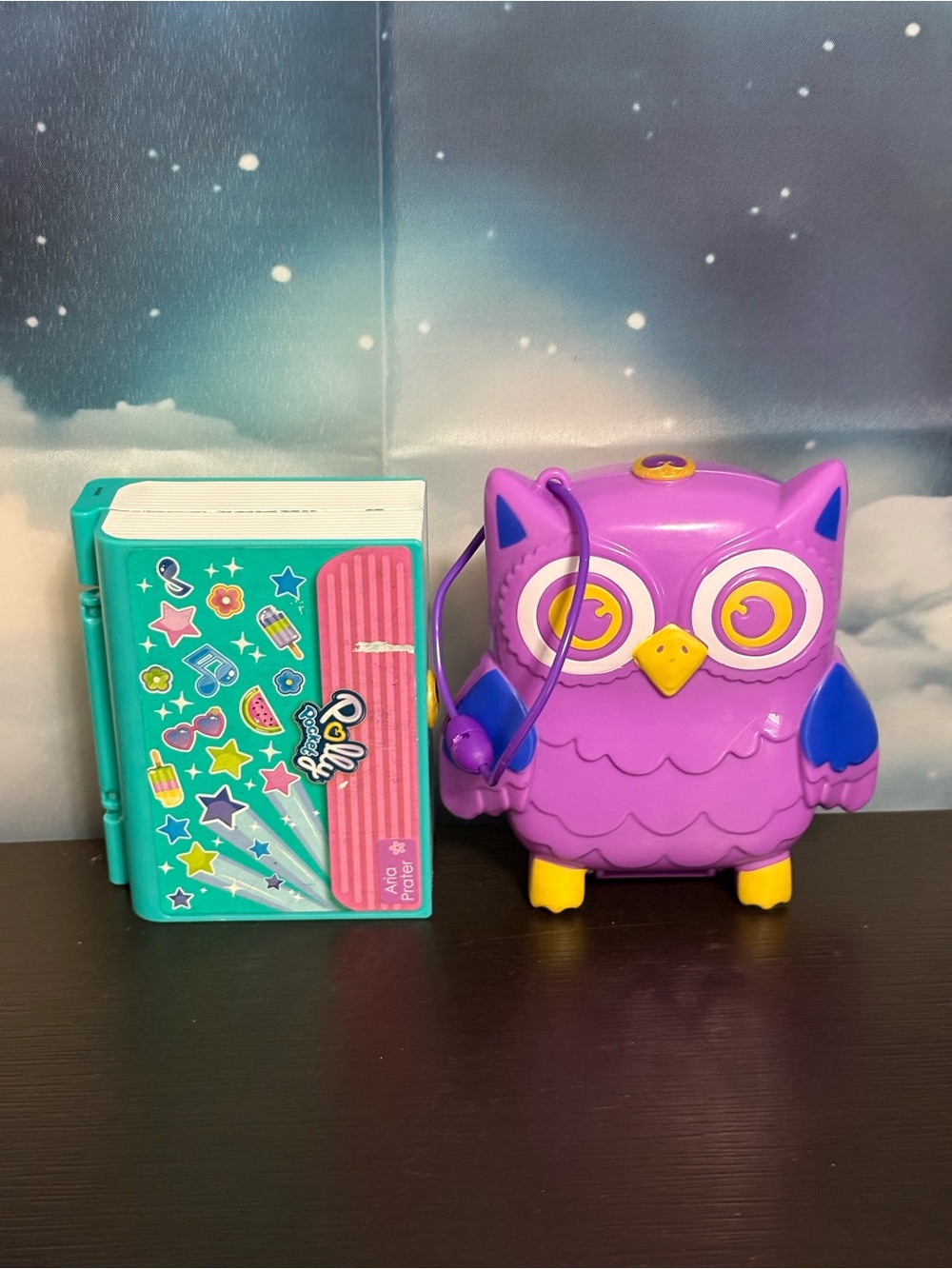Lot of 2 Polly Pocket Compact Sets with 1 figure. Preowned.